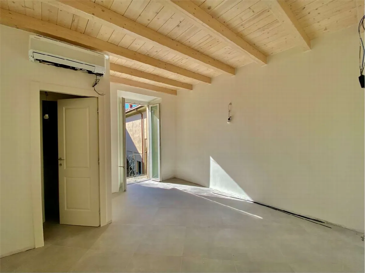 Appartamento in vendita a Sirone - foto 1