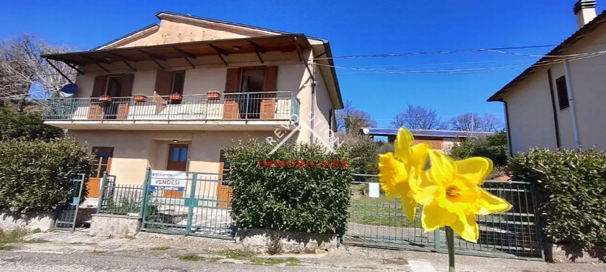 Casa indipendente in vendita a Cortona - foto 1