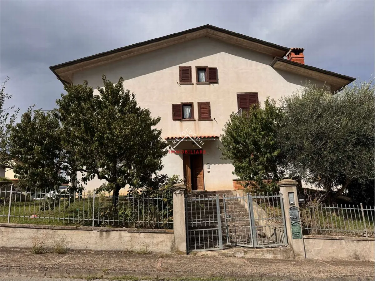Casa indipendente in vendita a Città di Castello - foto 2