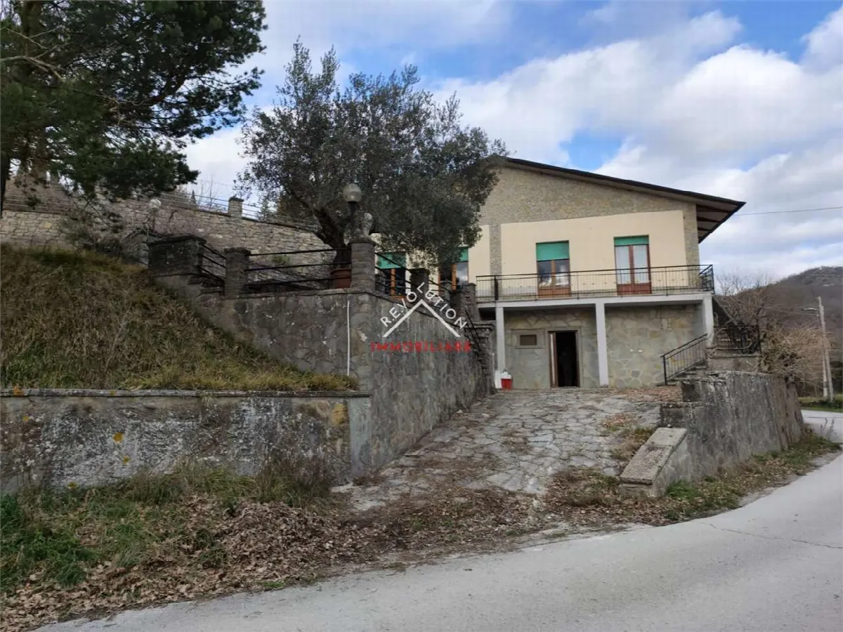 Casa indipendente in vendita a Città di Castello - foto 1