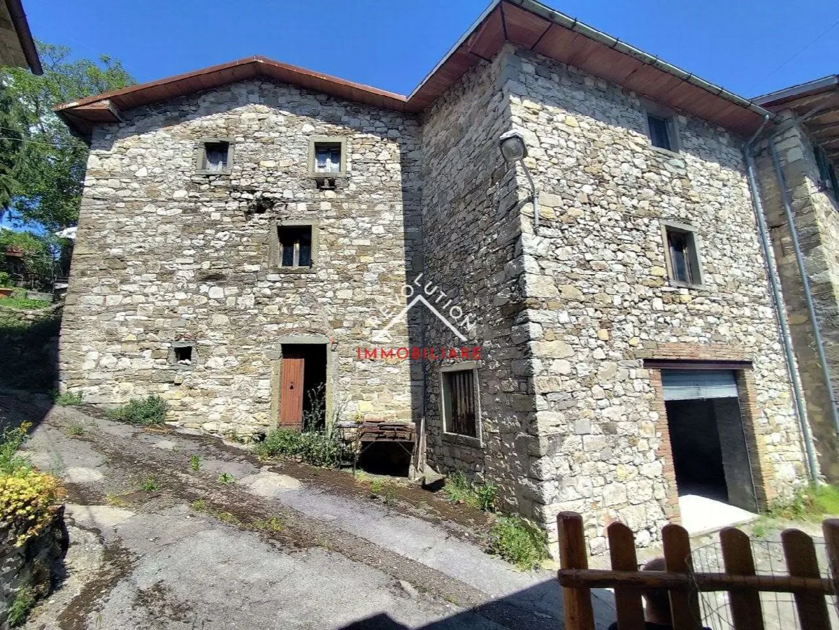 Casa indipendente in vendita a Caprese Michelangelo - foto 1
