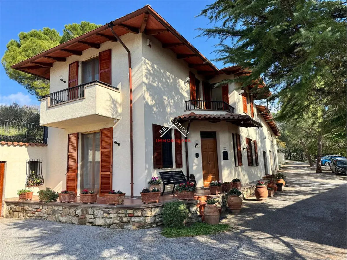 Villa in vendita a Passignano sul Trasimeno - foto 1