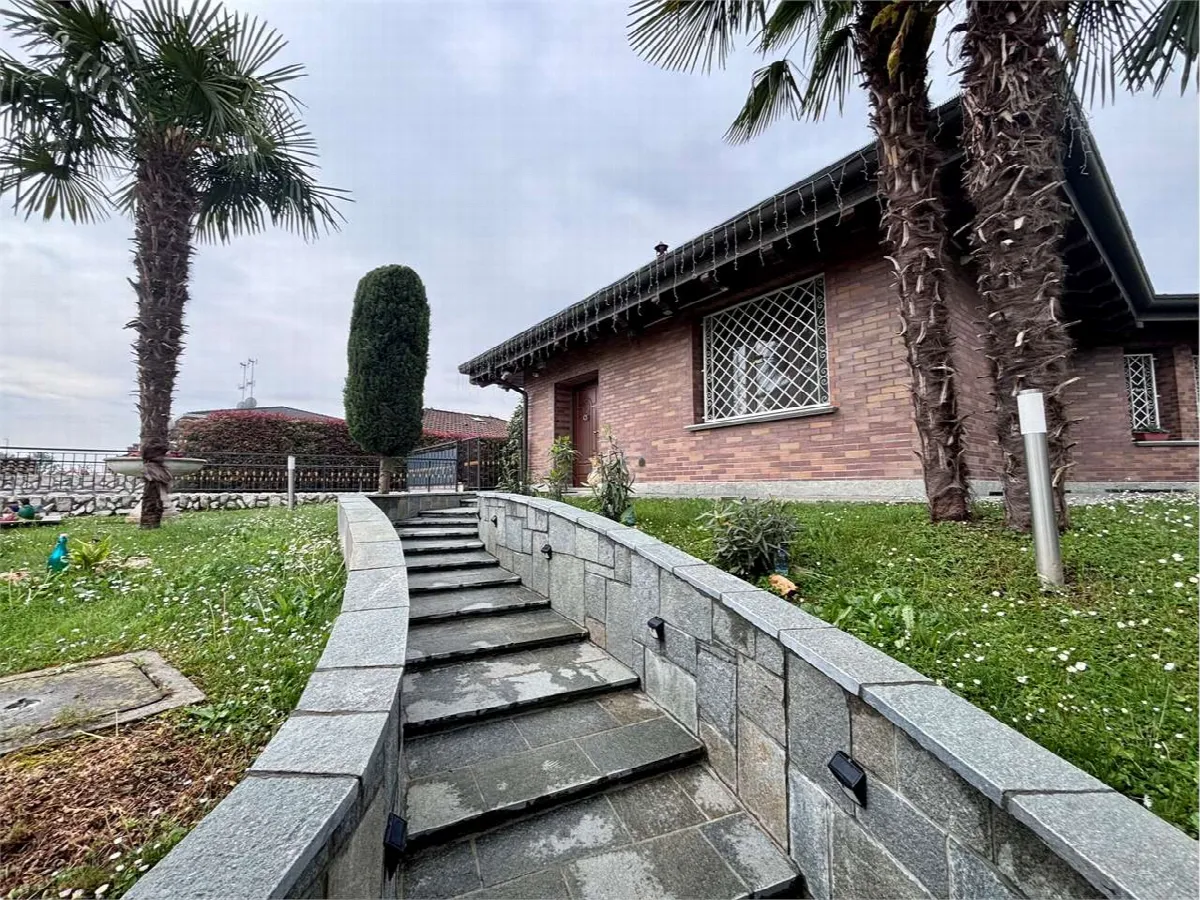 Villa in vendita a Bornasco - foto 1