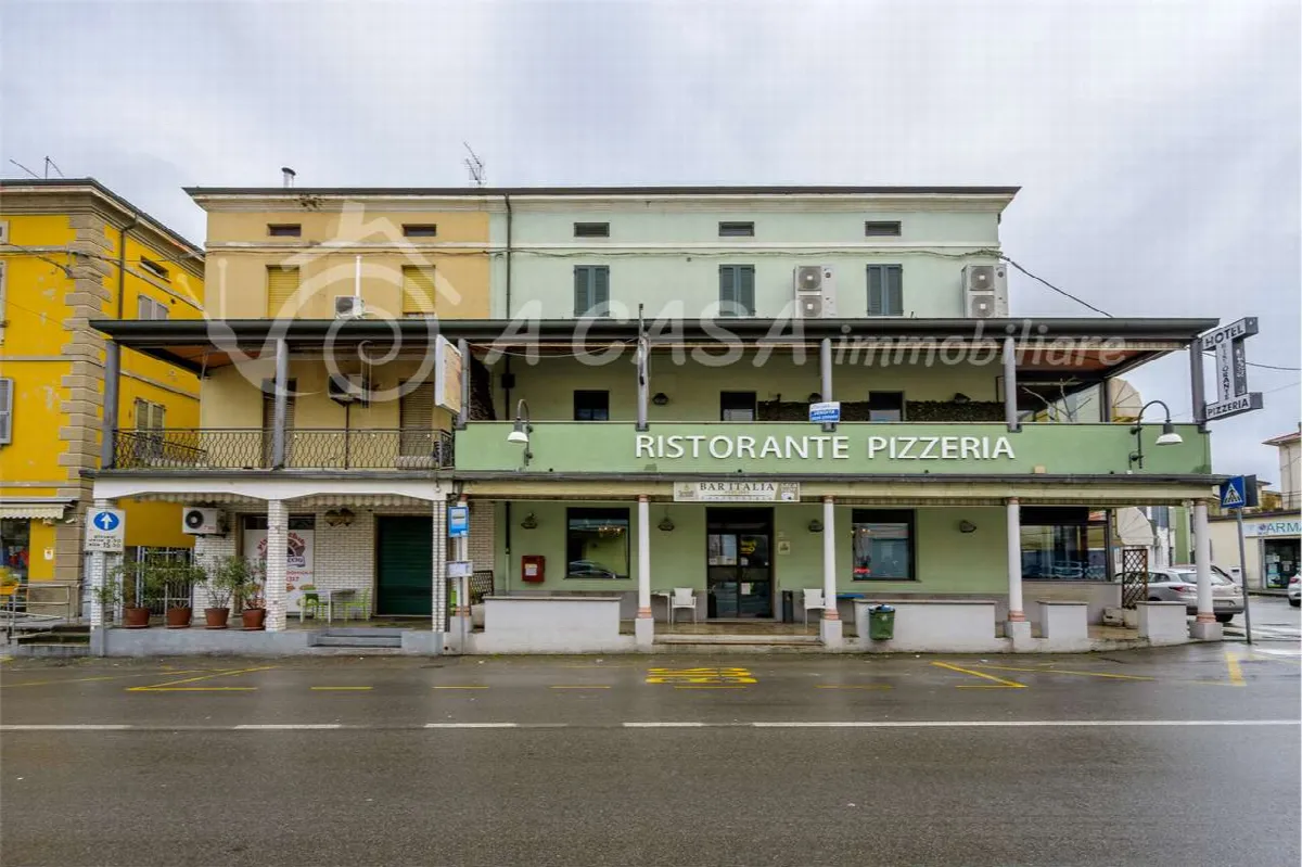 Stabile in vendita a Medesano - foto 1