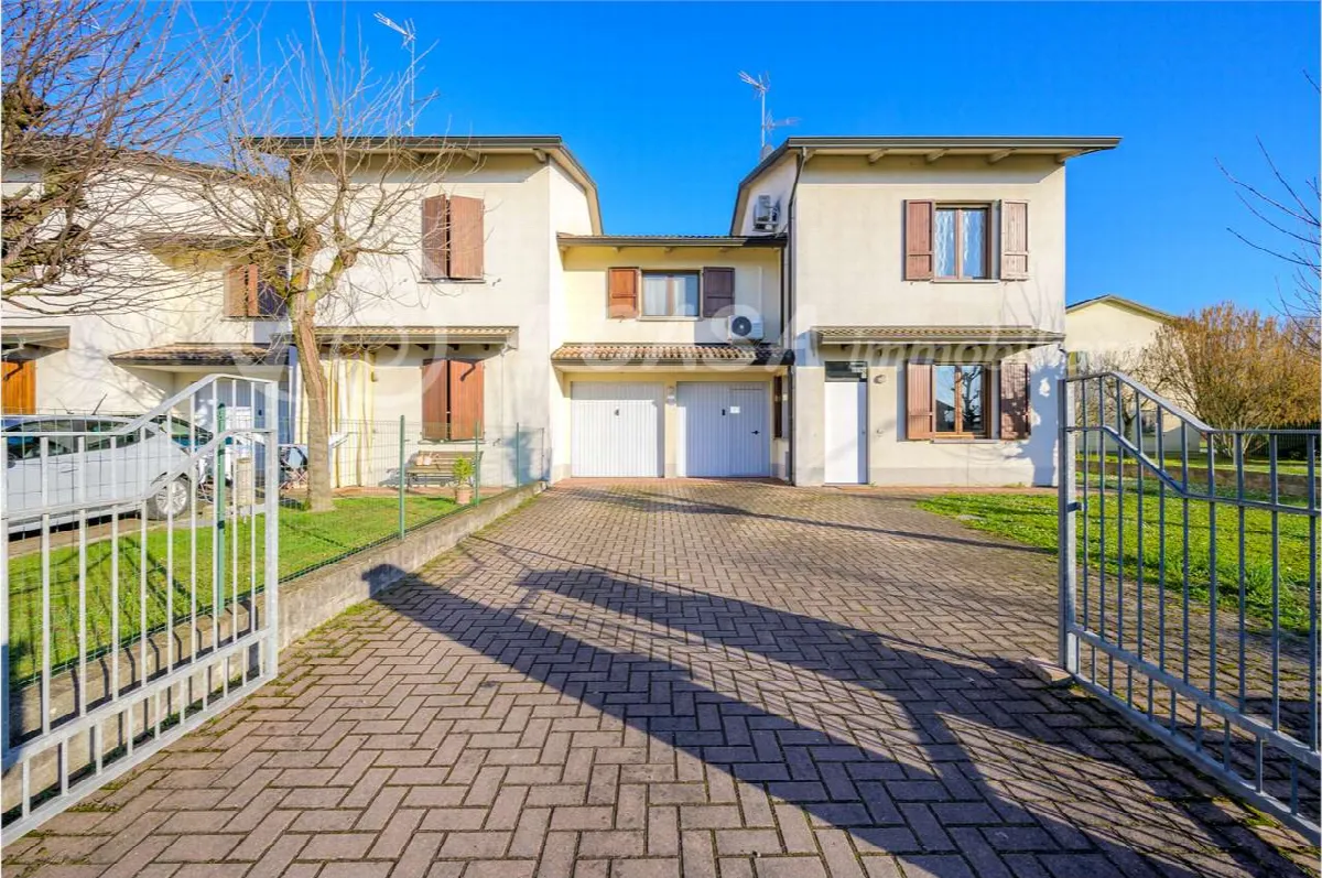 Villetta a schiera in vendita a Sissa - foto 1