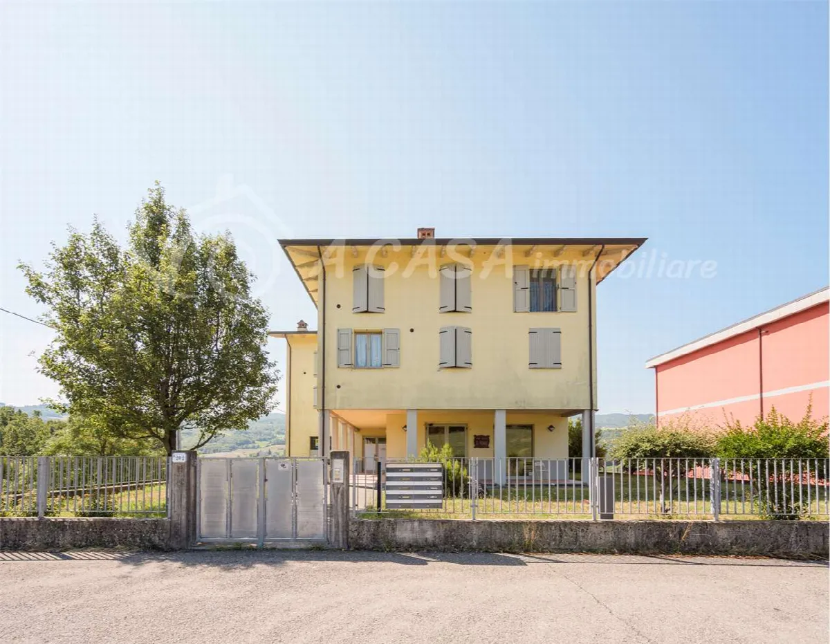 Appartamento in vendita a Corniglio - foto 1