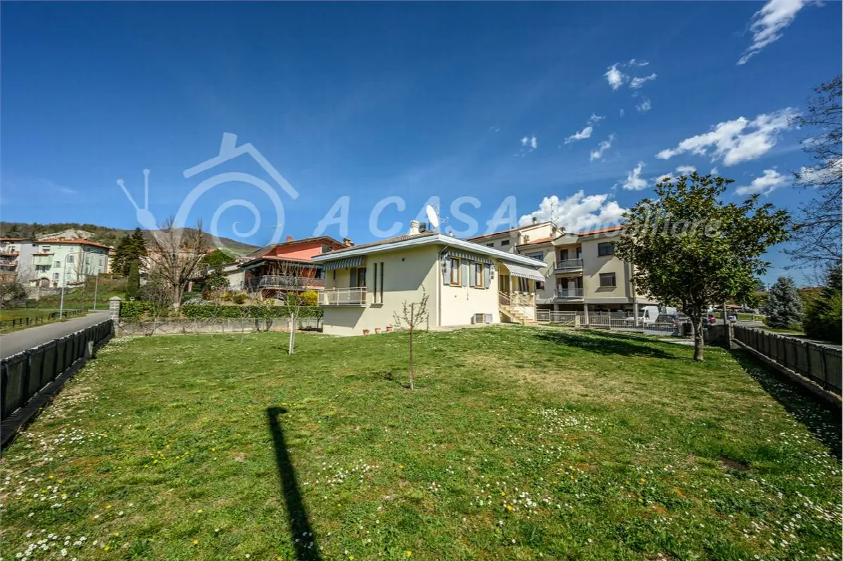Villa in vendita a Varano de' Melegari - foto 1