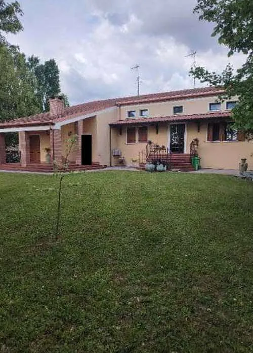 Casa indipendente in vendita a Lendinara - foto 1