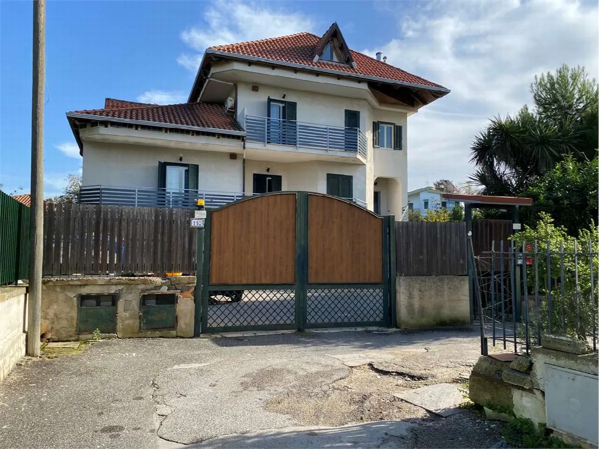 Villa in vendita a Giugliano in Campania - foto 1