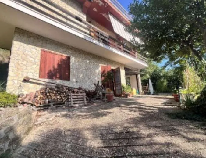 Villa in vendita a Castelnuovo di Porto - foto 3