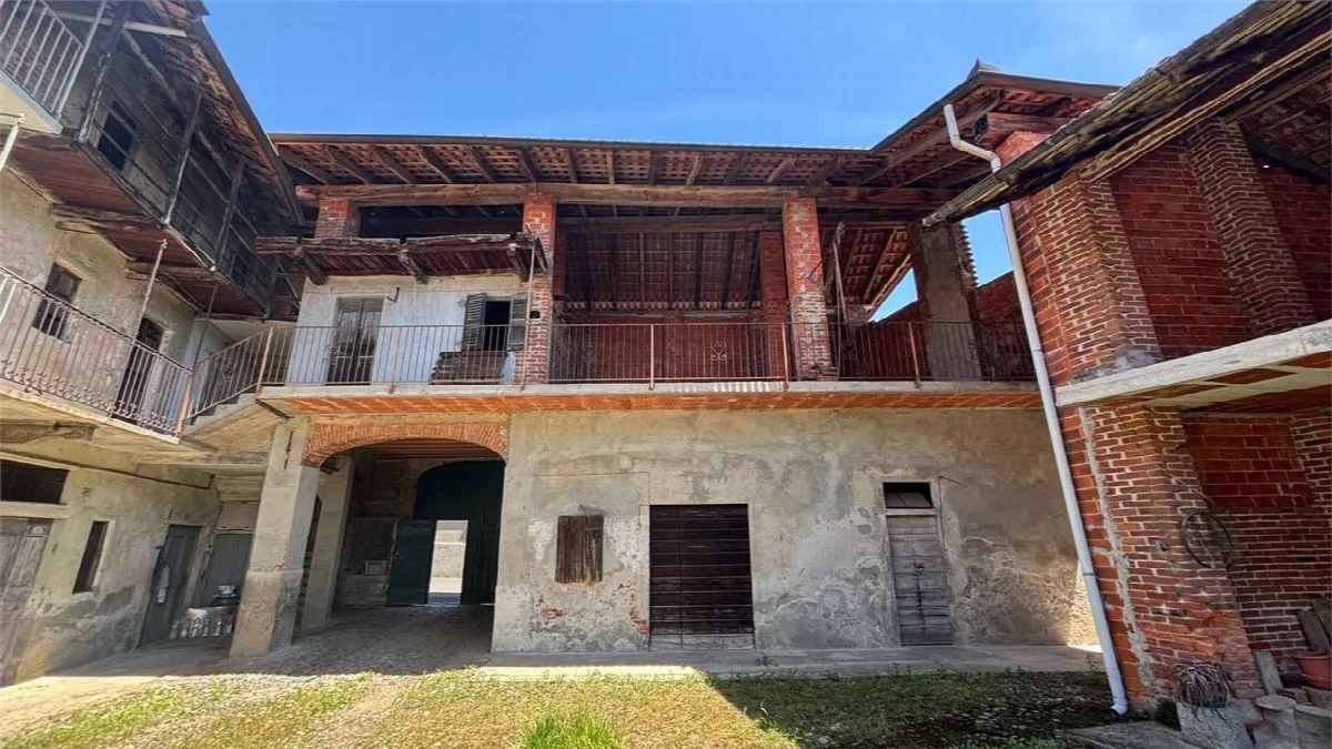 Rustico in vendita a Fara Novarese - foto 1