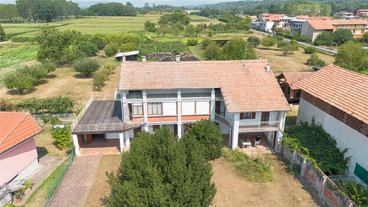 Villa in vendita a Fara Novarese - foto 1