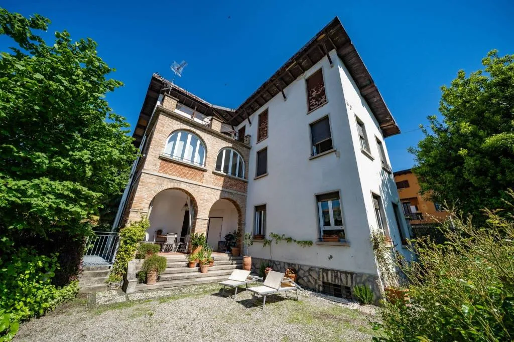 Villa in vendita a Erba - Centro - foto 1