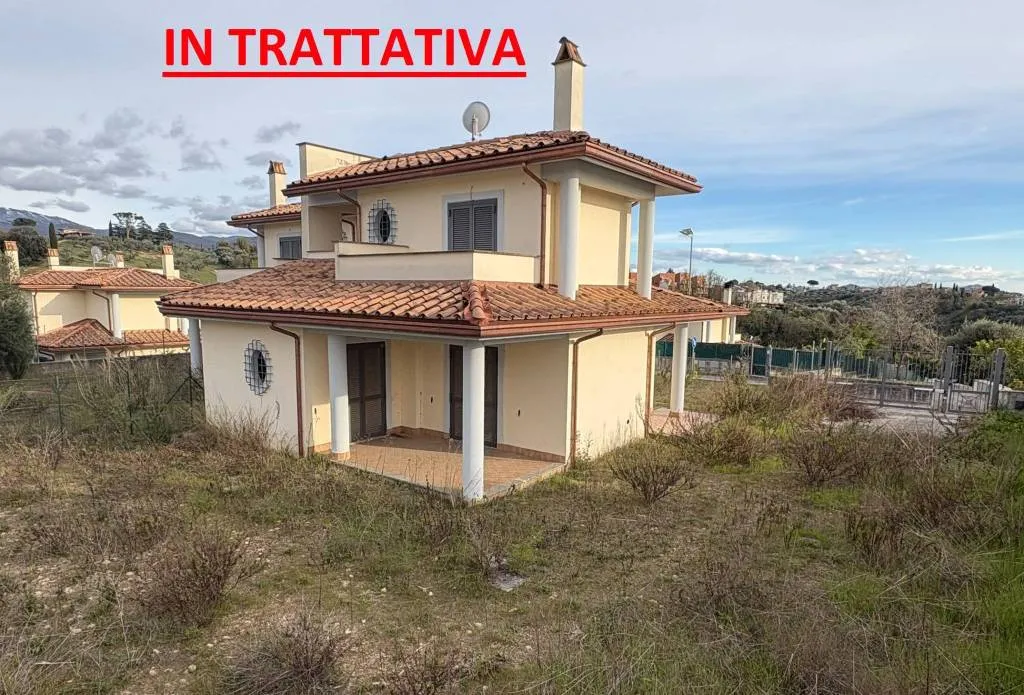 Villa in vendita a Montelibretti - foto 1