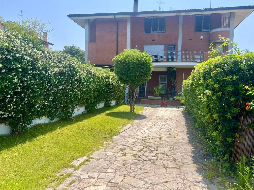 Villa in vendita a Roma - foto 2