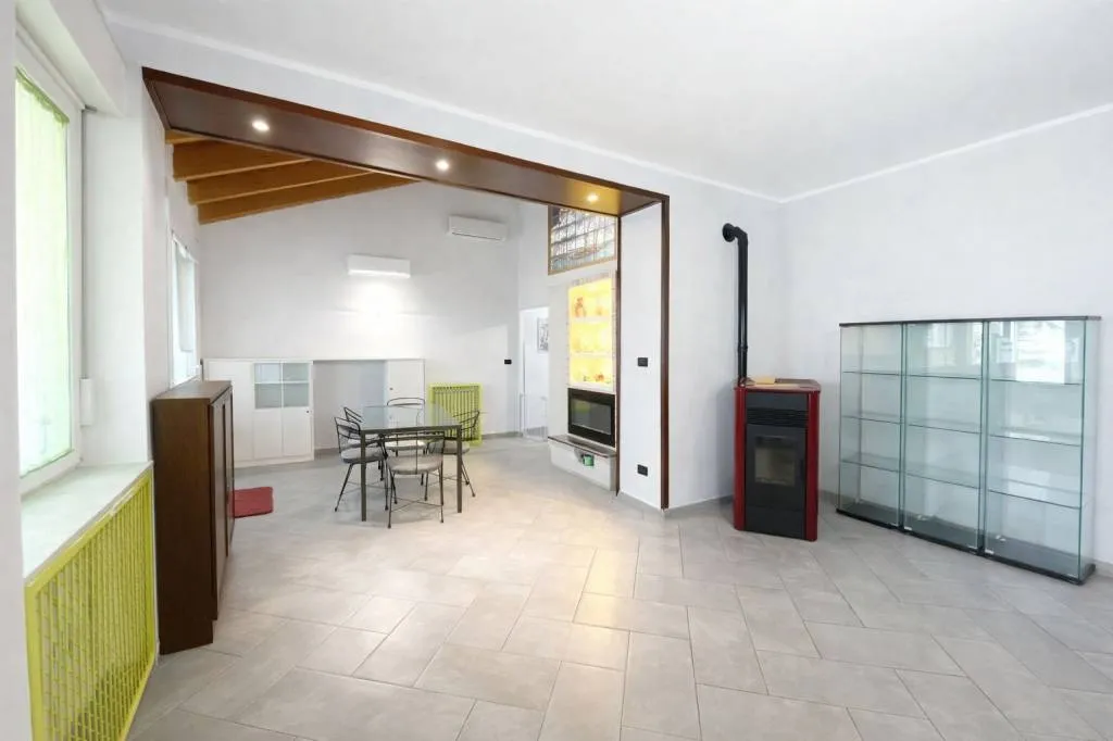 Casa indipendente in vendita a Palazzolo Vercellese - foto 2