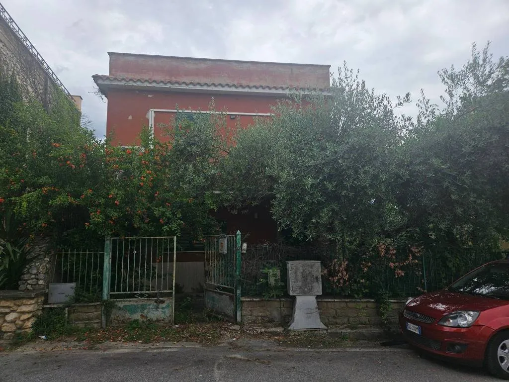 Villa in vendita a Fara in Sabina - Canneto - foto 1