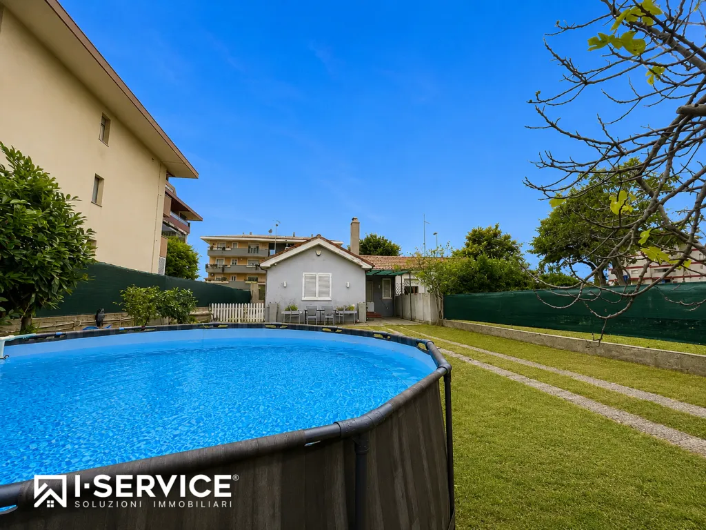 Casa indipendente in vendita a Rimini - foto 1
