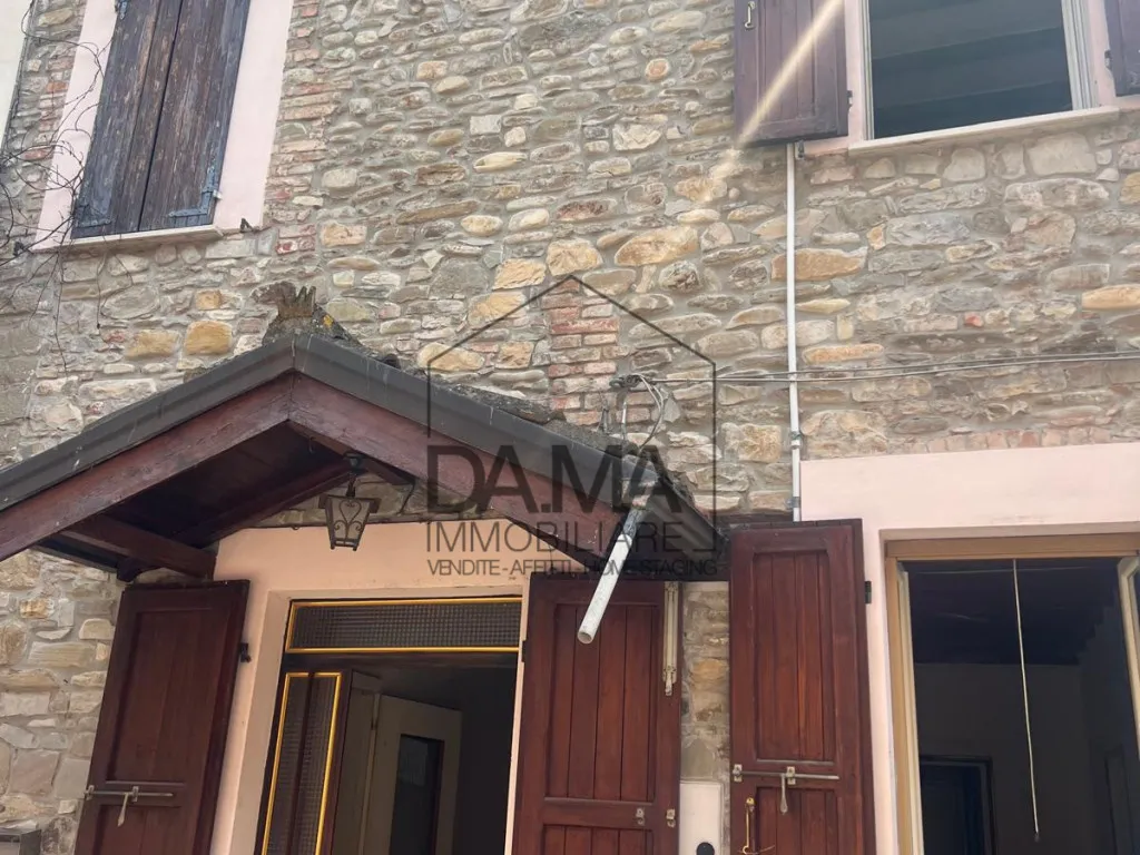 Appartamento in vendita a Varano de' Melegari - foto 1