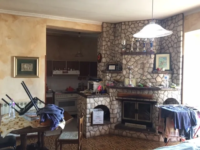Casa indipendente in vendita a Patrica - foto 1