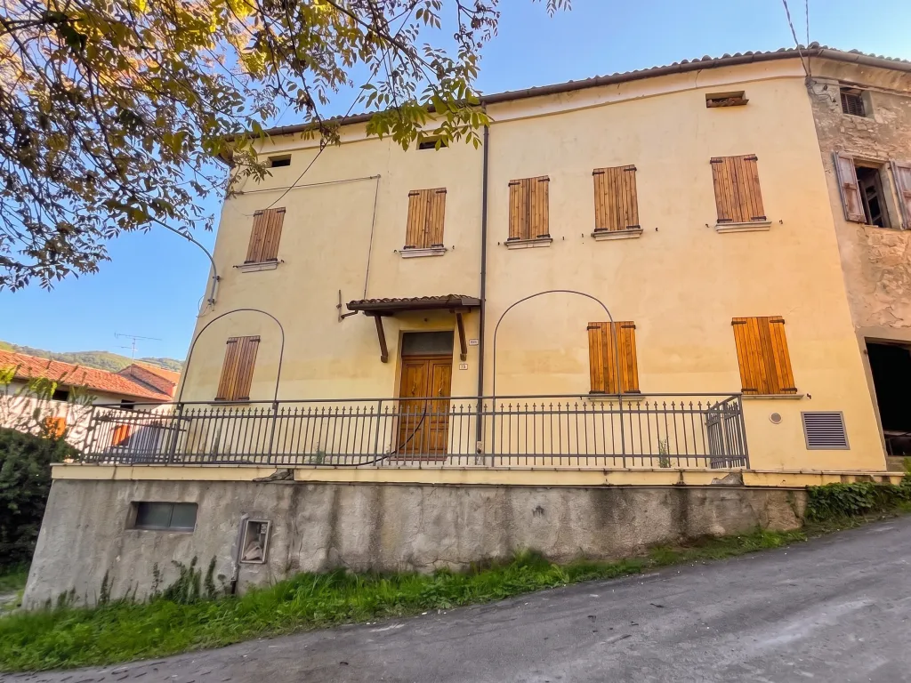 Appartamento in vendita a Carpineti - foto 1