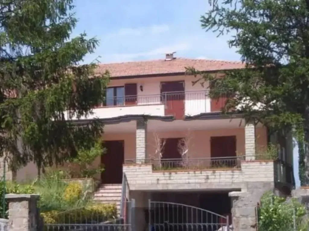 Casa indipendente in vendita a Casina - foto 1
