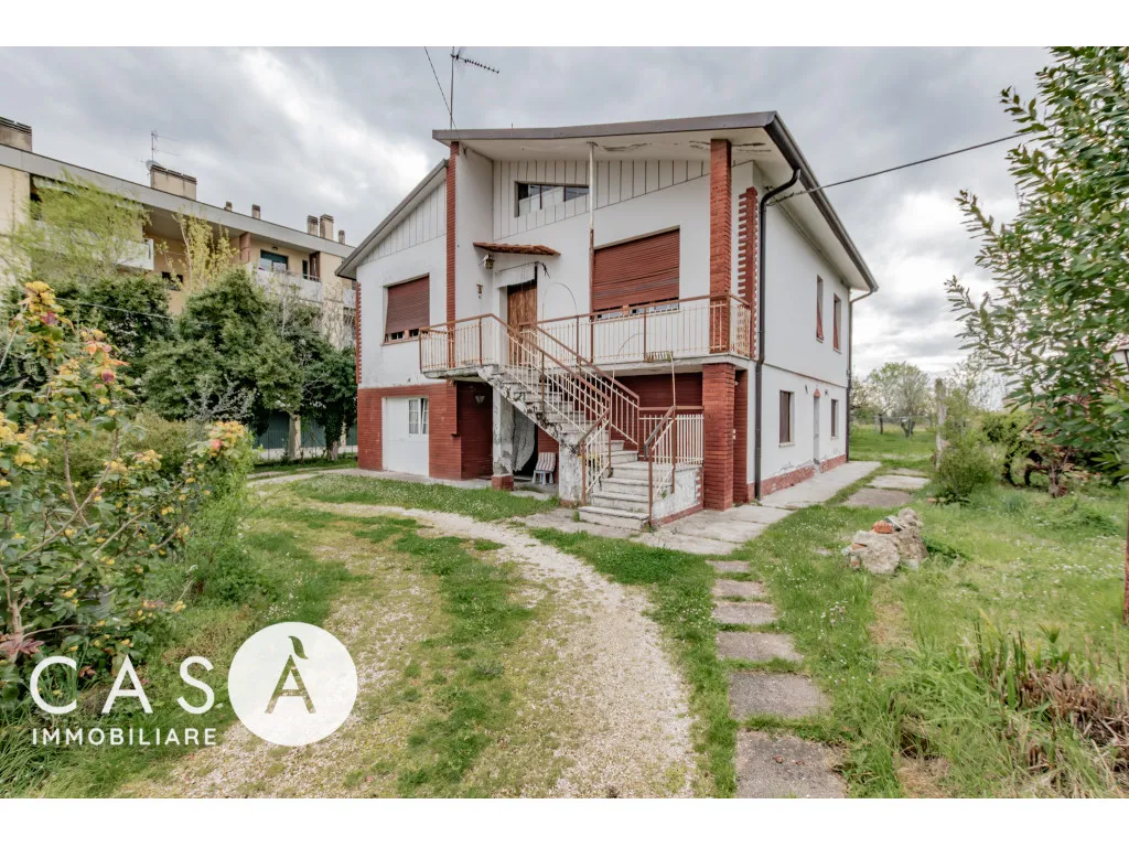 Casa indipendente in vendita a Forlì - foto 1