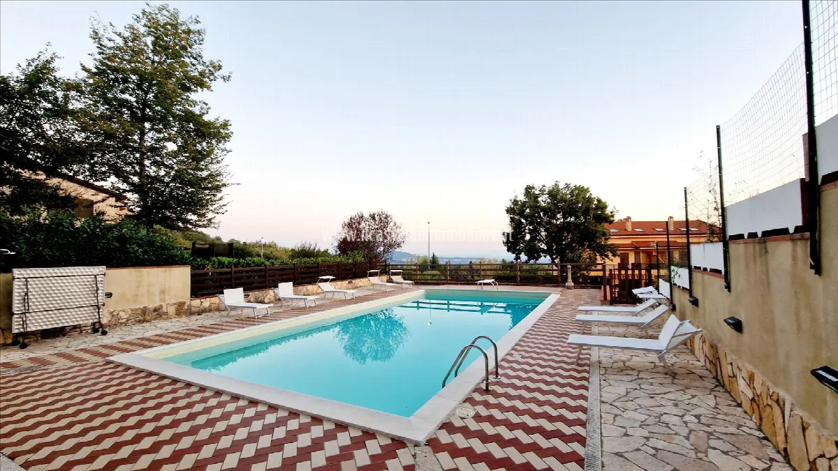 Casa indipendente in vendita a Sarteano - foto 1