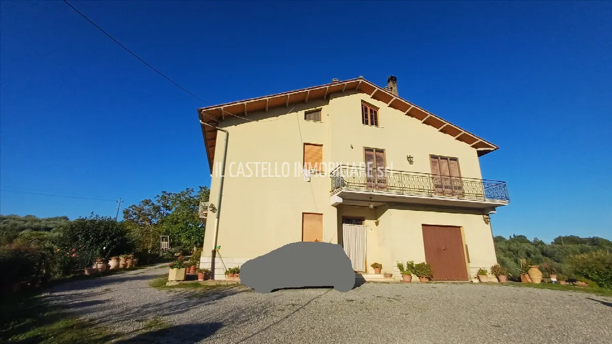 Casa indipendente in vendita a Chianciano Terme - foto 1