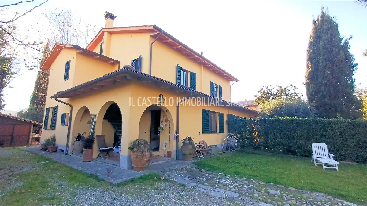 Casa indipendente in vendita a Sarteano - foto 1