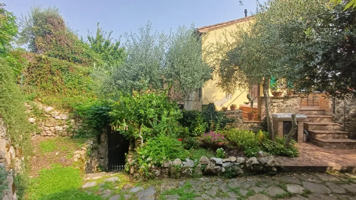 Casa indipendente in vendita a Cetona - foto 2