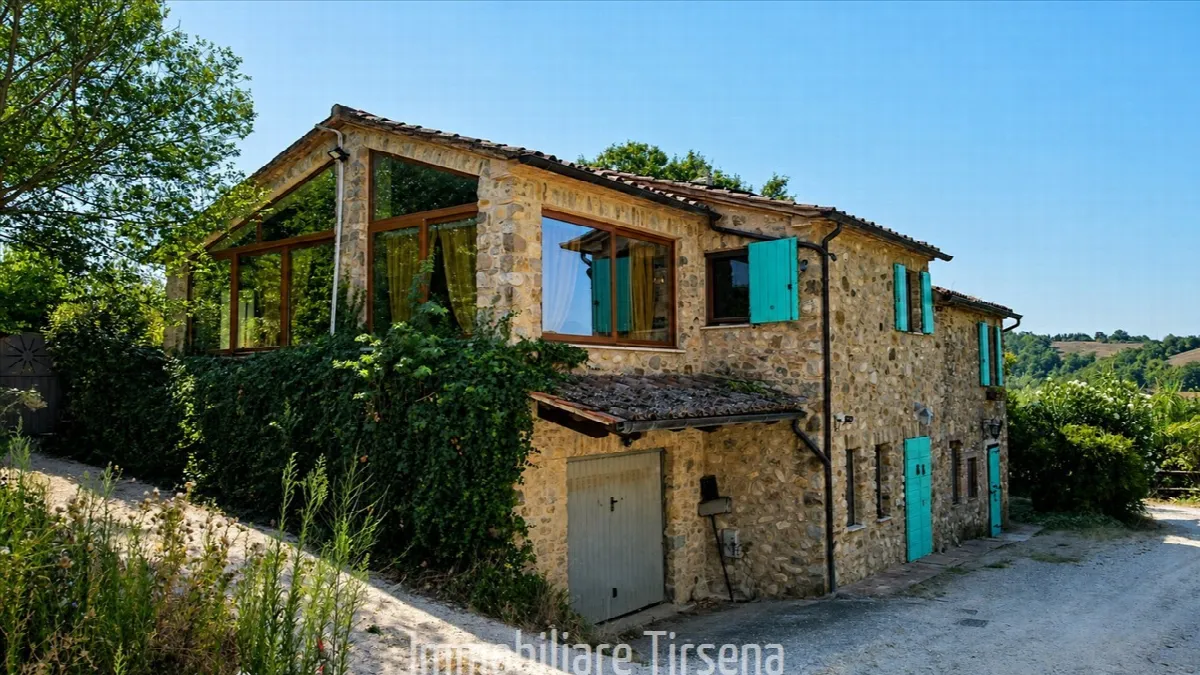 Rustico in vendita a Fabro - foto 1