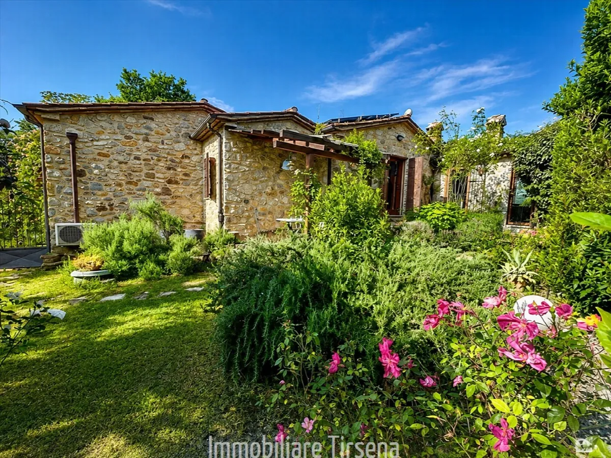 Rustico in vendita a Fabro - foto 2