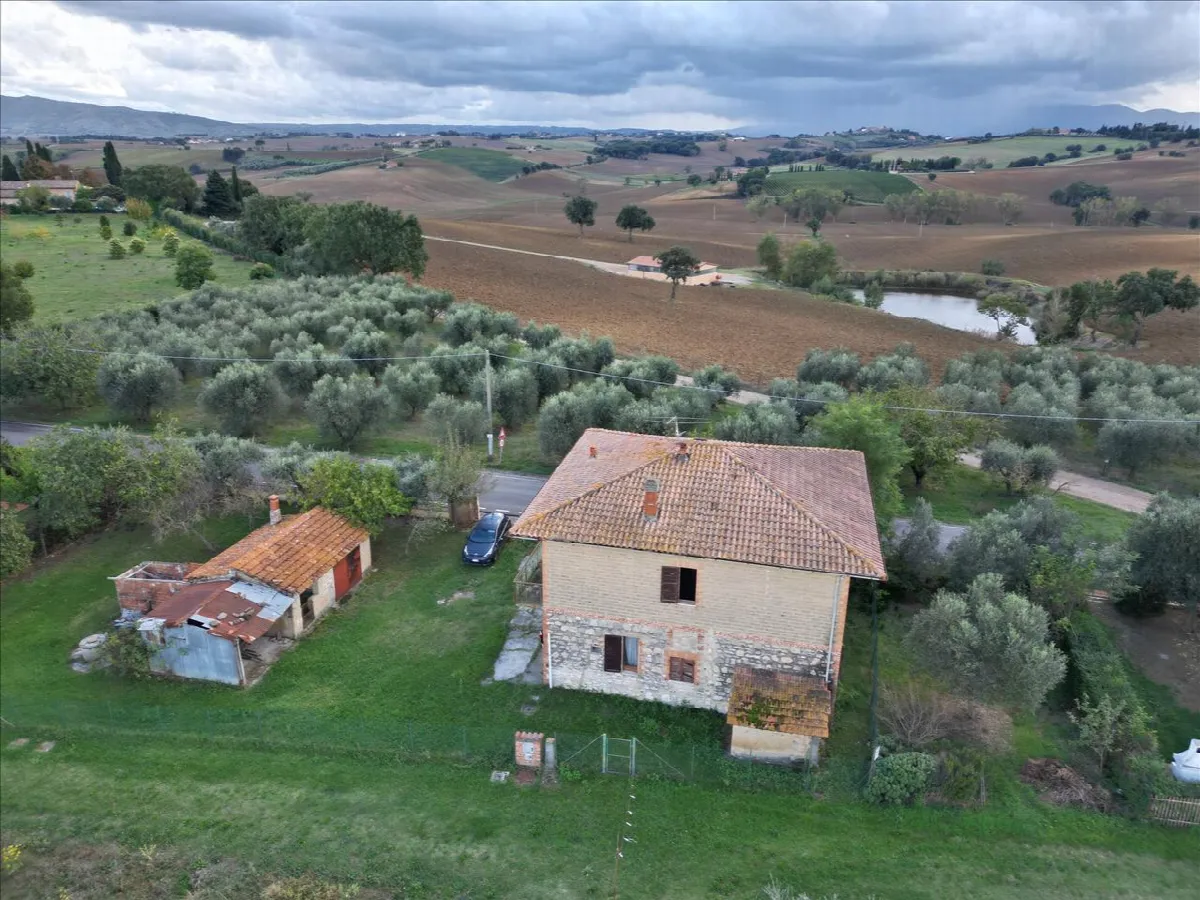 Casa indipendente in vendita a Castiglione del Lago - Gioiella - foto 2