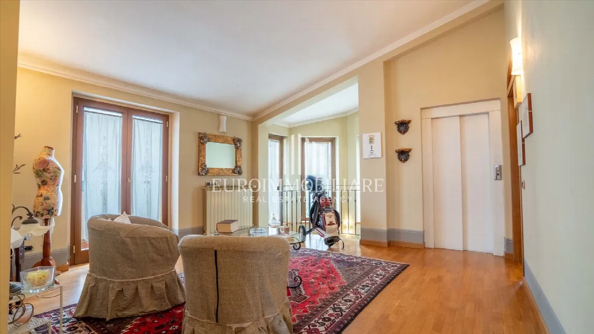 Villa in vendita a Arezzo - Chiani - foto 1