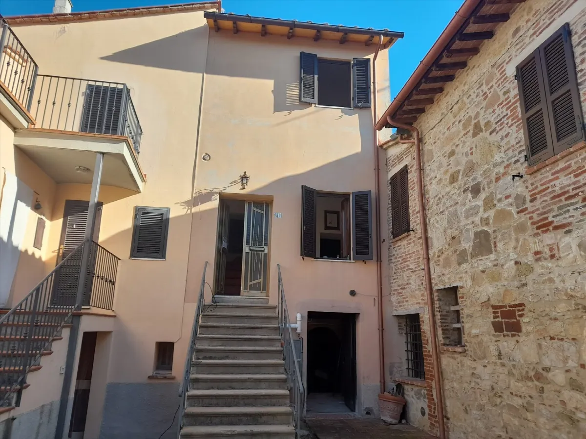Casa indipendente in vendita a Castiglione del Lago - foto 2
