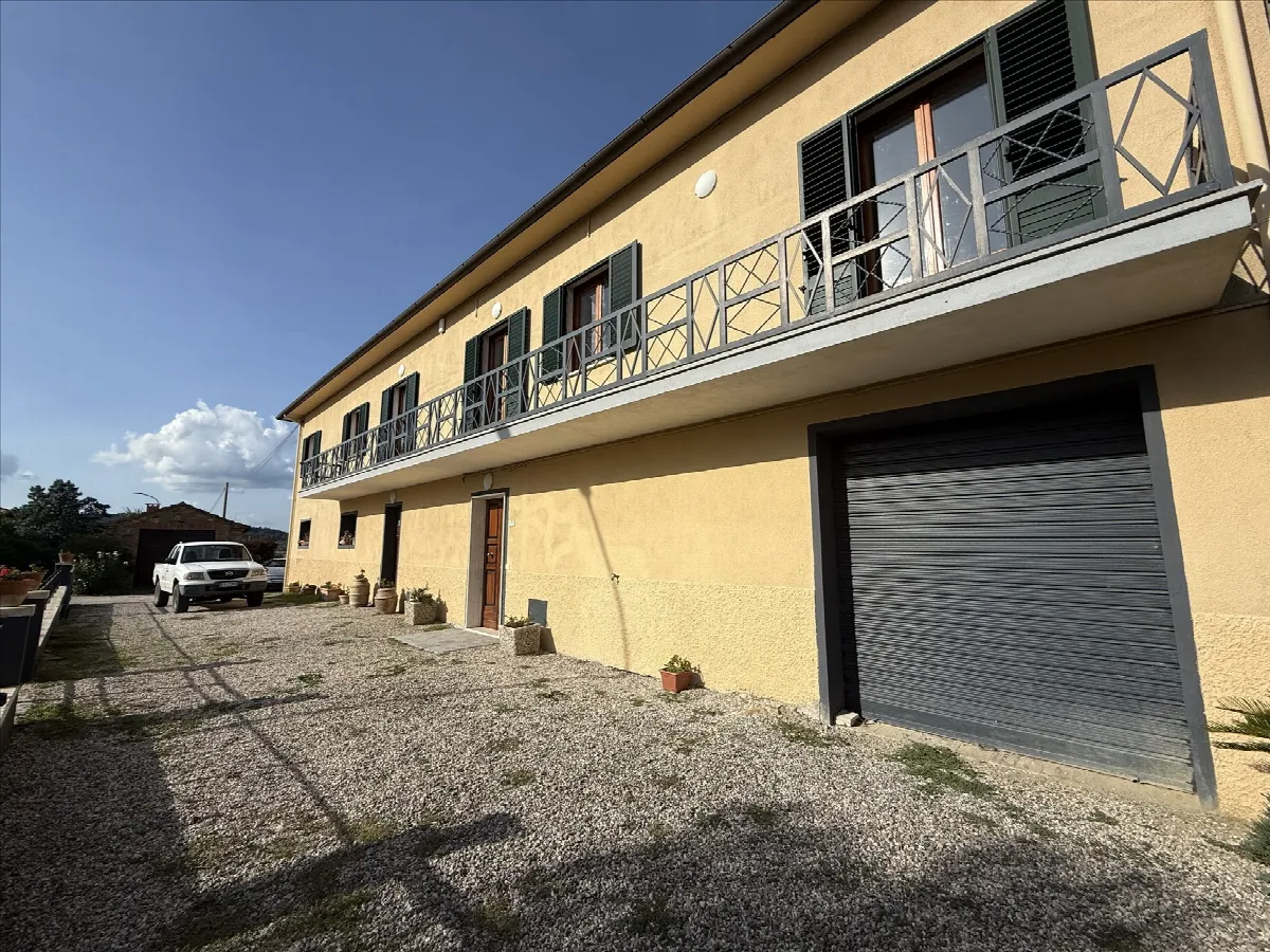 Casa indipendente in vendita a Lucignano - foto 1