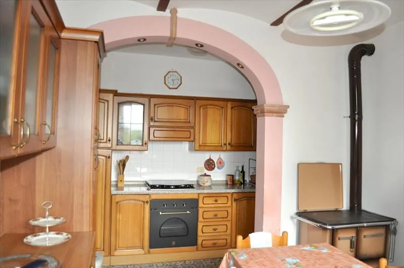 Casa indipendente in vendita a Castiglione del Lago - foto 2