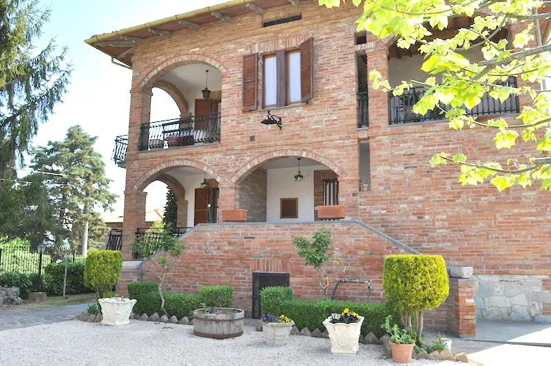 Casa indipendente in vendita a Castiglione del Lago - foto 1