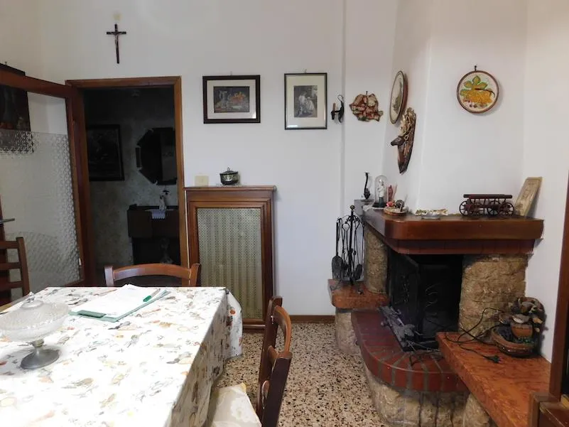 Casa indipendente in vendita a Castiglione del Lago - foto 2