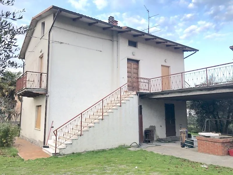 Casa indipendente in vendita a Castiglione del Lago - foto 2