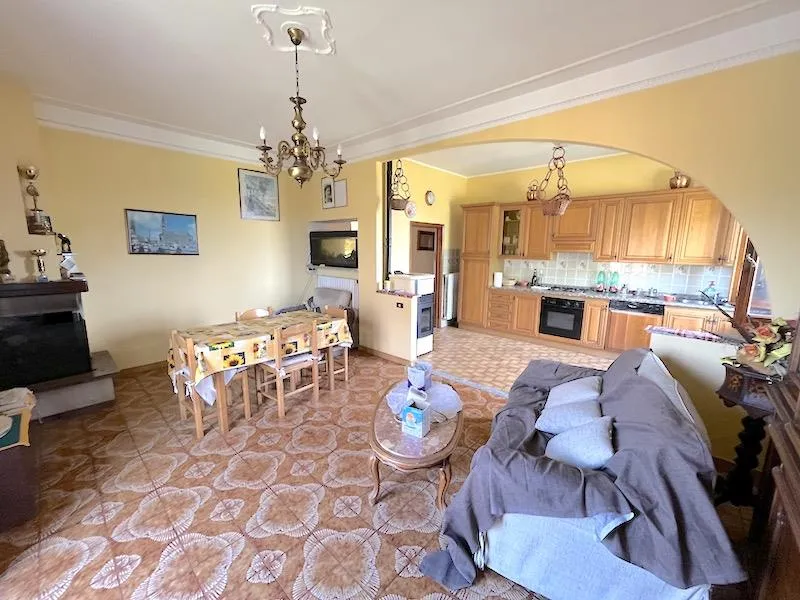 Casa indipendente in vendita a Castiglione del Lago - foto 2