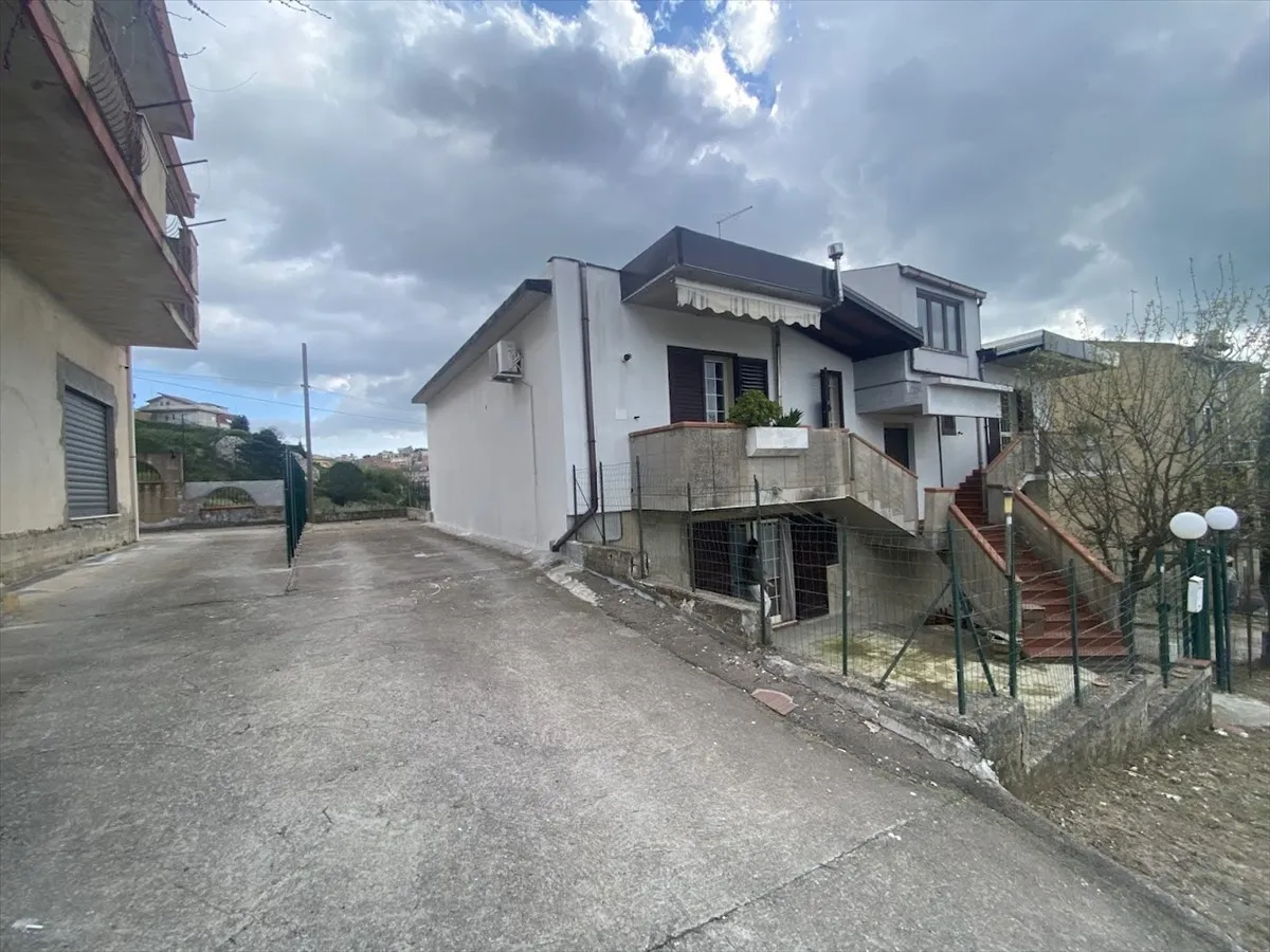 Casa indipendente in vendita a San Cataldo - foto 2