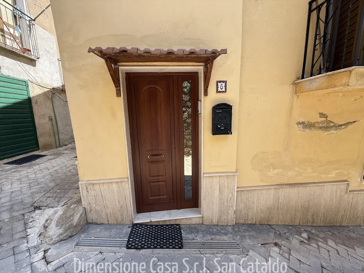 Casa indipendente in vendita a San Cataldo - foto 2