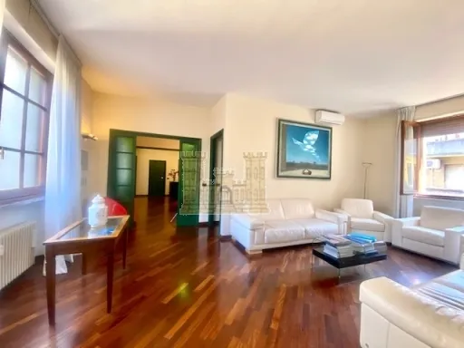 Appartamento in vendita a Firenze - PIAZZA SANTA MARIA NOVELLA-PIAZZA OGNISSANTI - foto 1