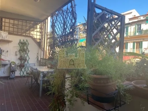 Villa in vendita a Firenze - CAMPO DI MARTE-VIALE VOLTA - foto 3