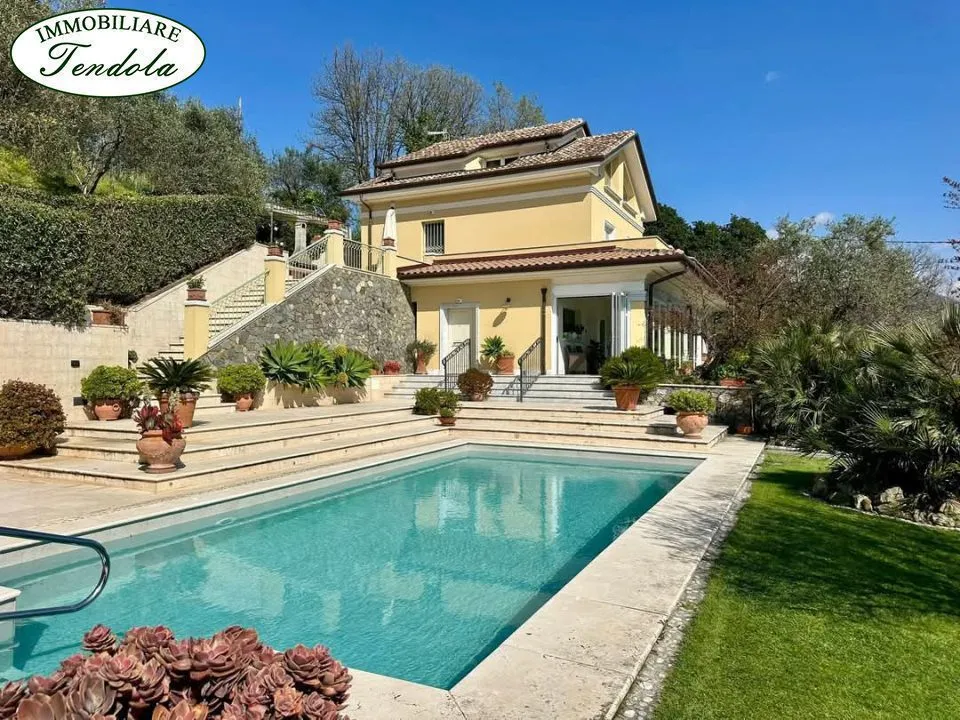 Villa in vendita a Fosdinovo - foto 1
