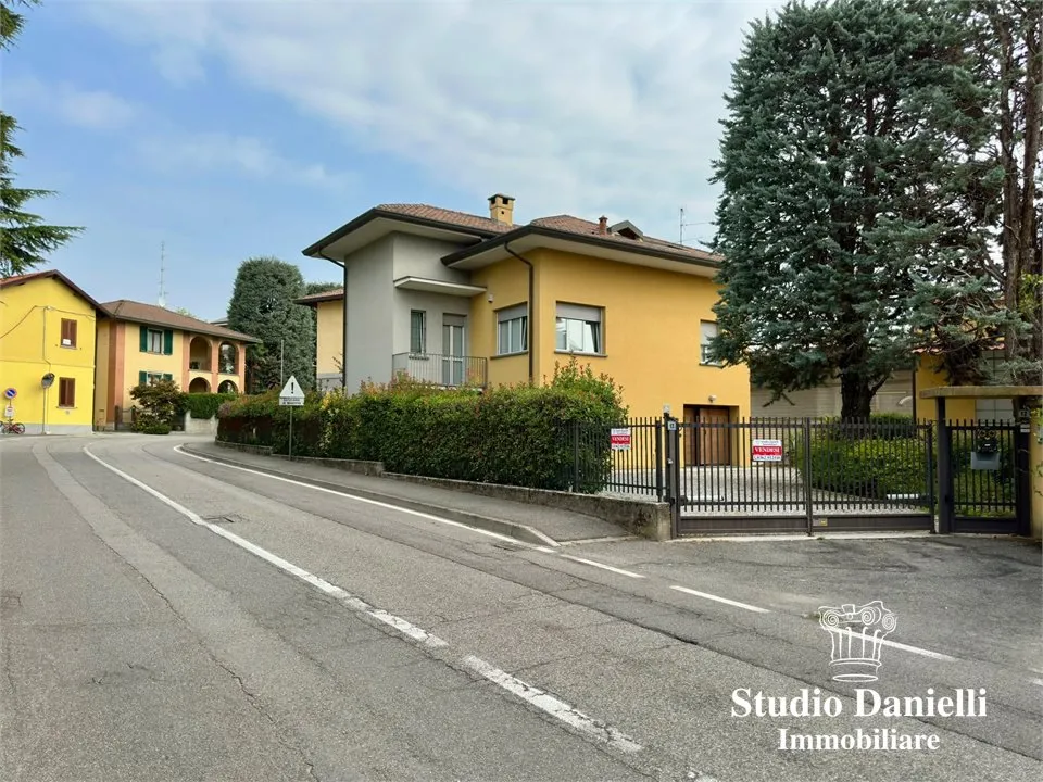 Casa indipendente in vendita a Giussano - foto 1