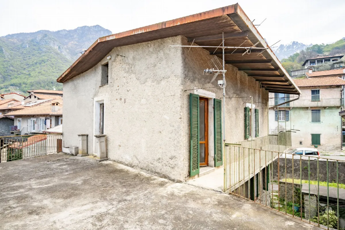 Casa indipendente in vendita a Mandello del Lario - foto 4