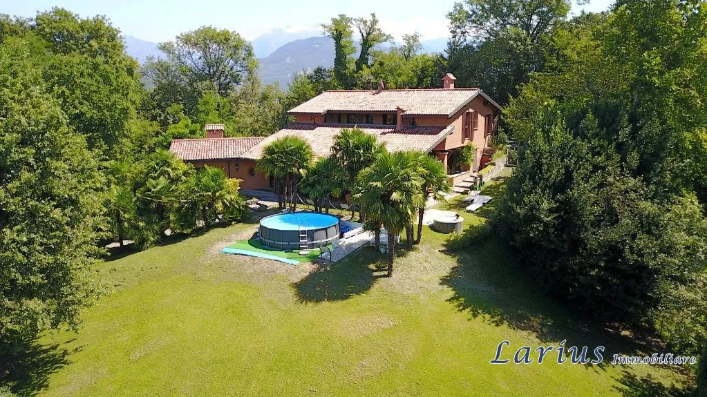 Villa in vendita a Cesana Brianza - foto 1
